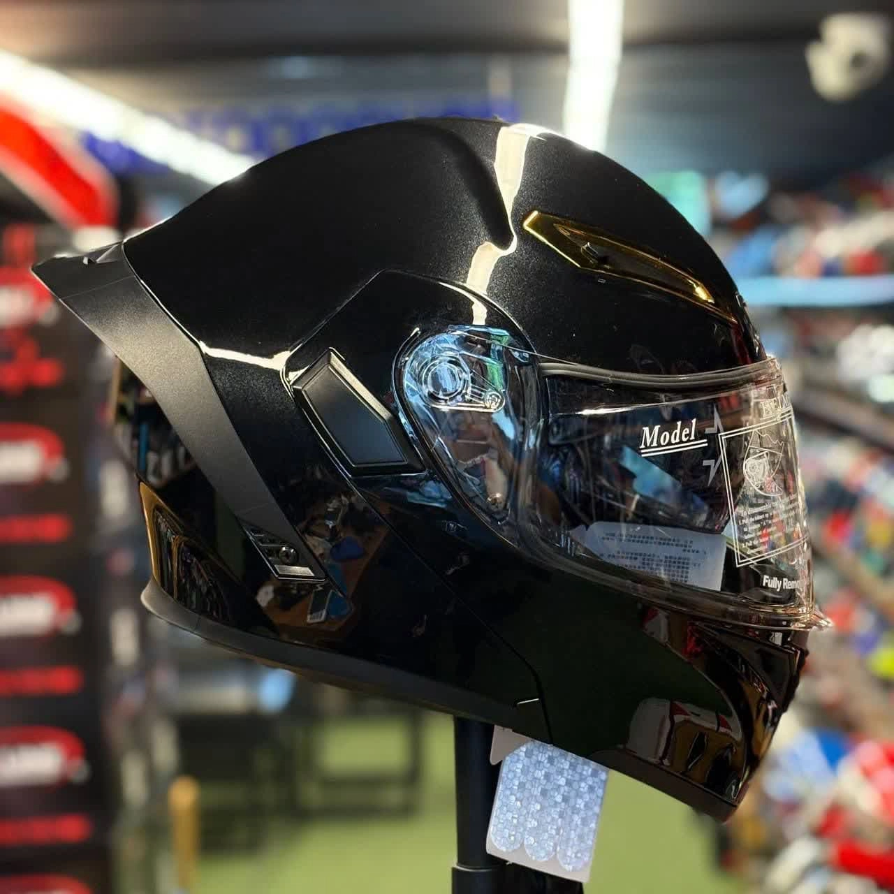 helmet-movable-jaw-qike-black کلاه کاسکت فک متحرک برند کایک مشکی